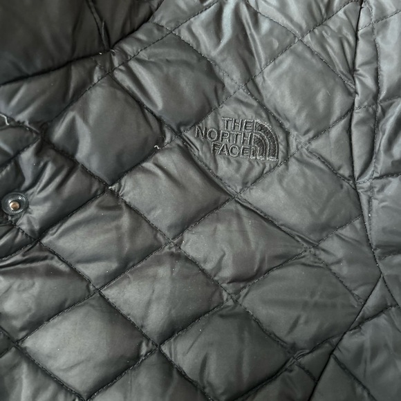 The North Face Metropolis Down Parka - 550 Fill - Women’s Size Medium - Picture 4 of 8